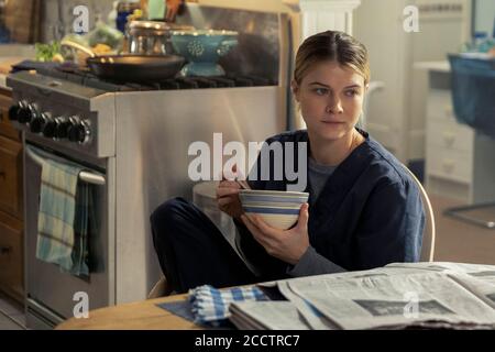 VERÖFFENTLICHUNG: 21. August 2020 TITEL: Chemical Hearts STUDIO: Amazon Studios REGIE: Richard Tanne PLOT: Eine High-School-Transferstudentin findet eine neue Leidenschaft, als sie beginnt, an der Zeitung der Schule zu arbeiten. HAUPTROLLE: SARAH JONES als Sadie 'Suds' Page. (Bild: © Amazon Studios/Entertainment Pictures) Stockfoto