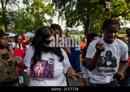 Louisville, KY, USA. August 2020. Attendien der Bree-B-Q am zweiten Tag der BreonnaCon im Shawnee Park am 23. August 2020 in Louisville, Kentucky nach dem Tod von Breonna Taylor. ( Credit: Chris Tuite/Image Space/Media Punch)/Alamy Live News Stockfoto