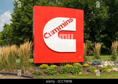 ARDEN HILLS, MN/USA - 23. AUGUST 2020: Eingang zum Werk von Cummins und Markenlogo. Stockfoto