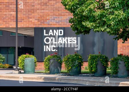 ARDEN HILLS, MN/USA - 23. AUGUST 2020: Außenansicht der Unternehmenszentrale von Land O'Lakes. Stockfoto