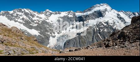 Panorama der Müllerhütte Route in Mt. Cook National Park, Aoraki/Mt. Cook und Hooker See auf der rechten Seite, Südinsel/Neuseeland Stockfoto