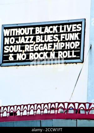 Konzertsaal in petaluma kalifornien zeigt Schild sagen, ohne schwarz Leben gäbe es keinen Jazz und andere Gendarmen Musik Stockfoto