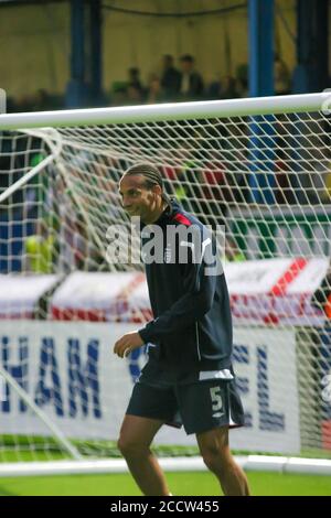 07. September 2005. Windsor Park, Belfast, Nordirland. Internationaler Fußball – 2006 FIFA Fußball-Weltmeisterschaft Gruppe 6 Qualifier, Nordirland 1 England 0. Rio Ferdinand Ausbildung in Belfast. Stockfoto