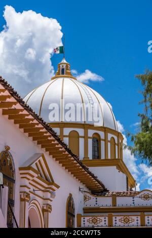 Die Kirche von Guadalupe wurde im Jahr 1834 auf der Spitze gebaut. Cerro de Guadalupe oder Guadalupe Hill in San Cristobal de las Casas, Chiapas, Mexiko. Stockfoto