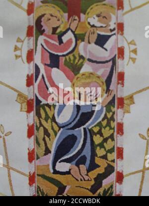 Jaume Busquets, Detall de casulla bordada en punt de tapís, reproduïda a l'Anuari dels Amics de l'Art Litúrgic de l'any 1925. Stockfoto