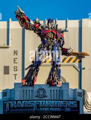 Die erstaunliche Transformers Fahrt in den Universal Studios. Stockfoto