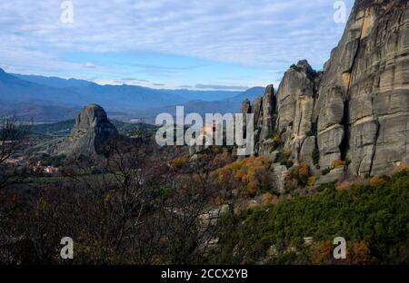 Panoramablick auf die Meteora-Felsen Stockfoto
