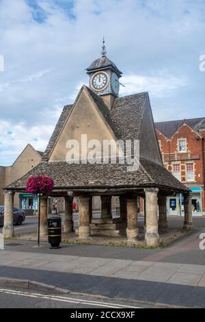 Witney Oxfordshire UK- 18 July 2020 : Buttercross Building in Witney Market Square Stockfoto