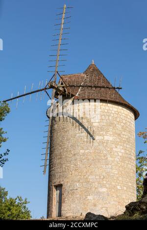 Moulin de Domme. Alte Windmühle in Vitrac, Dordogne Tal. Aquitanien, Frankreich Stockfoto