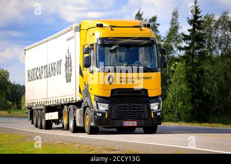 Renault Trucks T High Renault Sport Racing, Sirius gelb, limitierte Auflage von 100 Fahrzeugen, davon 10 in Finnland. Forssa, Finnland. August 21 20. Stockfoto