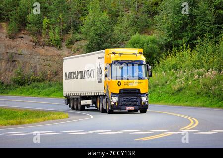 Renault Trucks T High Renault Sport Racing, Sirius gelb, limitierte Auflage von 100 Fahrzeugen, davon 10 in Finnland. Forssa, Finnland. August 21 20. Stockfoto