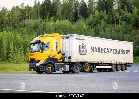 Renault Trucks T High Renault Sport Racing, Sirius gelb, limitierte Auflage von 100 Fahrzeugen, davon 10 in Finnland. Forssa, Finnland. August 21 20. Stockfoto