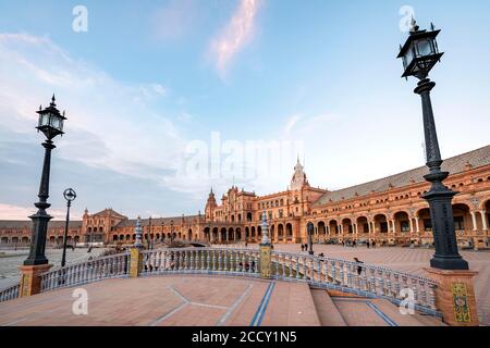 Brücke über den Kanal, Plaza de Espana, Sevilla, Andalusien, Spanien Stockfoto