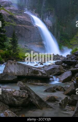 Krimmler Wasserfälle, Nationalpark hohe Tauern, Langzeitbelichtung, größter Wasserfall Österreichs, Kimml, Salzburg, Österreich Stockfoto
