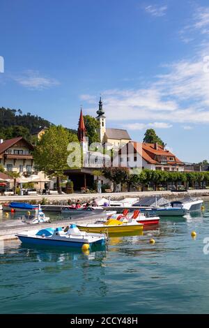 Seepromenade in Attersee am Attersee, Salzkammergut, Oberösterreich, Österreich Stockfoto