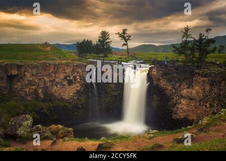 Orchon Wasserfall. Einer der größten Wasserfälle der Mongolei. Provinz Uvurkhangai, Mongolei Stockfoto