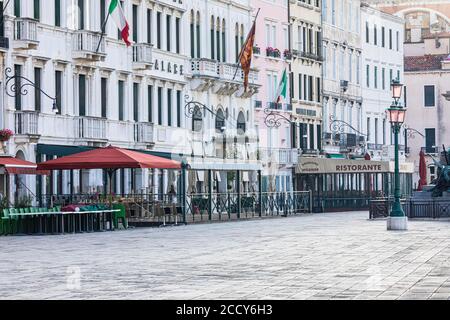 Geschlossen Restaurants im Molo San Marco wegen der Corona-Pandemie Stockfoto