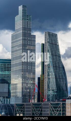 22 Bishopsgate alias Twentytwo und das Leadenhall Building in der Leadenhall Street 122, alias The Cheesegrater, im Finanzdistrikt der City of London Stockfoto