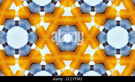 Digital gestaltes Design mit Kaleidoskop-Effekt in Blau und Orange Farbe Stockfoto
