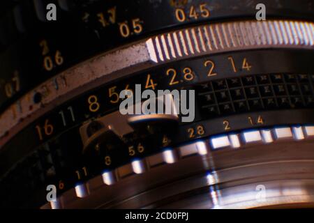 Nahaufnahme mit Detailmarkierung von alten 50 mm Objektiv Stockfoto