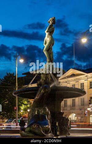 Statue von Havis Amanda ist ein berühmter Festplatz in der Innenstadt von Helsinki nach Siegen in verschiedenen Ballsportarten. Stockfoto