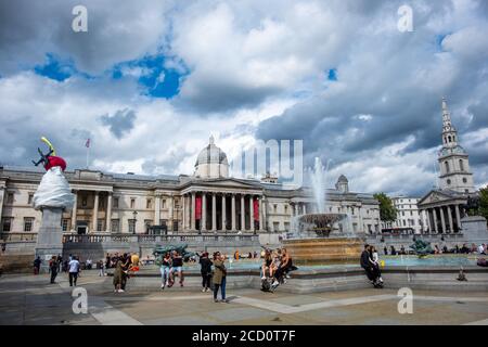 LONDON - die National Portrait Gallery am Trafalgar Square, einem weltberühmten Wahrzeichen im Londoner West End Stockfoto