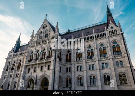 Das ungarische parlamentsgebäude befindet sich in Budapest Stockfoto