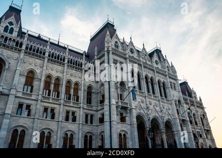 Das ungarische parlamentsgebäude befindet sich in Budapest Stockfoto