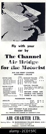 Vintage-Werbung für Air Charter Ltd für Flüge von Southend nach Calais, auf denen Passagiere ihr Auto mitnehmen können. Stockfoto