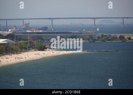 Flughafen Santos Dumont Rio de Janeiro Brasilien Guanabara Bucht Landung des Flugzeugs Stockfoto