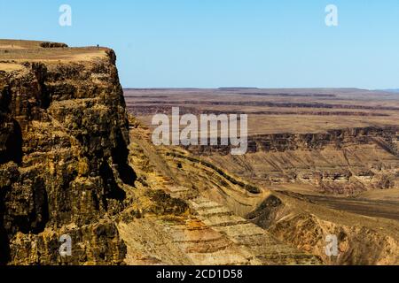 Der Fish River Canyon im Süden Namibias, in der Karas-Region, ist eine 160 Kilometer lange Schlucht und kann entlang 86 zu Fuß zurückgelegt werden Stockfoto