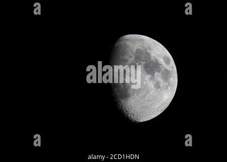 Moon ist ein Begleiter unseres Planeten-perfekt für Tapeten und Hintergrund Stockfoto