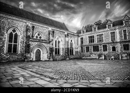 Alte Gebäude der Castle Avenue Wincester Stockfoto