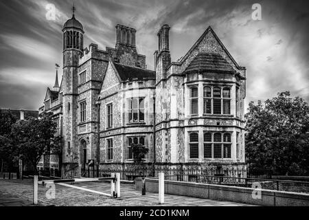 Alte Gebäude der Castle Avenue Wincester Stockfoto