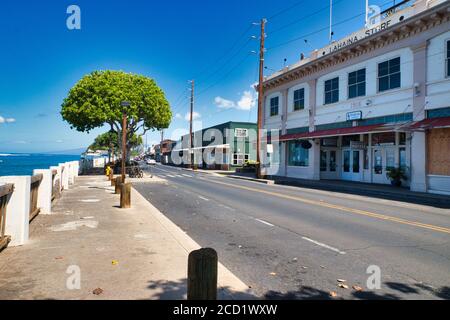 Menschenleere Geschäfte an der Front Street in Lahaina auf Maui während der Pandemie von Covid 19. Stockfoto