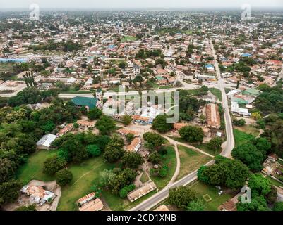 Eine Luftaufnahme von Bagamoyo, Tansania. Kleine Stadt in der Nähe von dar es Salaam Stockfoto
