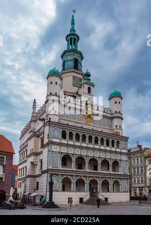 Ein Bild von der Posener Rathaus auf dem Marktplatz. Stockfoto