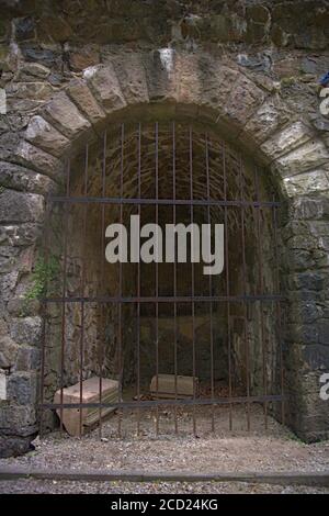 Ein abgekachelter Burgtunnel Stockfoto