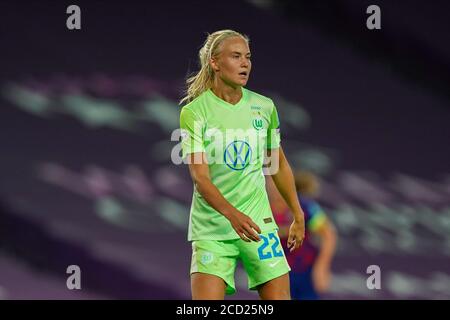 San Sebastian, Spanien. August 2020. Pernille Harder (#22 Wolfsburg) während des UEFA Women's Champions League Fußballspiels (Semifinale) zwischen VfL Wolfsburg und FC Barcelona. Daniela Porcelli/SPP Quelle: SPP Sport Pressefoto. /Alamy Live Nachrichten Stockfoto