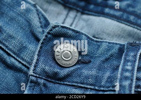 Replay Jeans blau Denim Knopfdetail Stockfoto