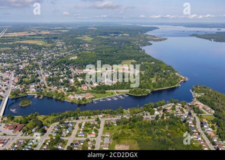 Eine Luftaufnahme der Stadt Arnprior, auf dem Ottawa River. Stockfoto