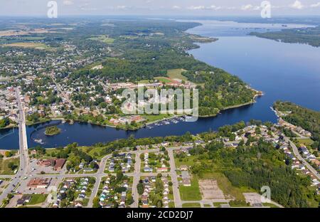 Eine Luftaufnahme der Stadt Arnprior, auf dem Ottawa River. Stockfoto