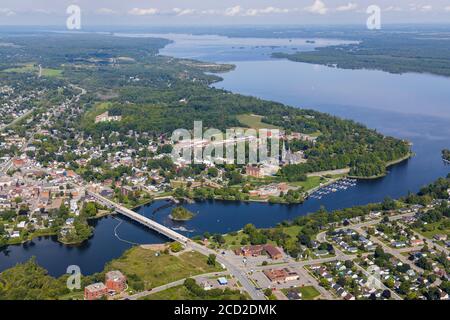 Eine Luftaufnahme der Stadt Arnprior, auf dem Ottawa River. Stockfoto
