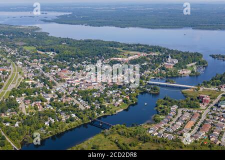 Eine Luftaufnahme der Stadt Arnprior, auf dem Ottawa River. Stockfoto