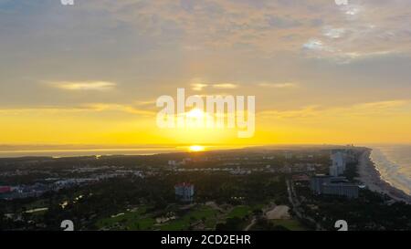 Sonnenuntergang im Meer von ​​the Pazifik Stockfoto