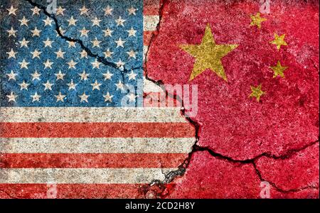 Grunge Land Flagge Abbildung (rissige Beton Hintergrund) / China vs USA (politischer oder wirtschaftlicher Konflikt) Stockfoto
