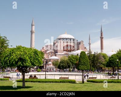 ISTANBUL, TÜRKEI - 23. MAI 2019: Nachmittagsaufnahme der hagia sophia Moschee in istanbul Stockfoto