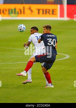 Chicago Fire FC Mittelfeldspieler Gaston Gimenez (30) kämpft um die Ball mit FC Cincinatti vorne Jurgen Locadia (10) während der Major League Soccer (MLS) Stockfoto