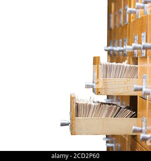 Bibliothek oder Archiv Referenzkarte Katalog. Datenbank, Knowledge Base Konzept. Alte Bibliothek oder Archiv-Referenzkatalog mit geöffnetem Kartenfach Stockfoto