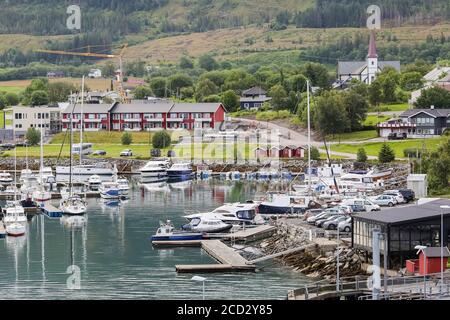 Marina in der kleinen norwegischen Stadt Nesna Stockfoto